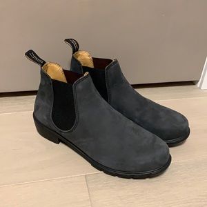 Brand new women’s Blundstone boots size 9.5- never worn.